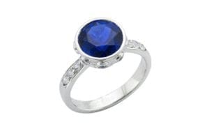 Bespoke contemporary sapphire heirloom ring - Portfolio