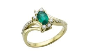 Bespoke cluster stone set engagement ring - Portfolio