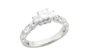 Three stone proposal ring - Portfolio - Portfolio